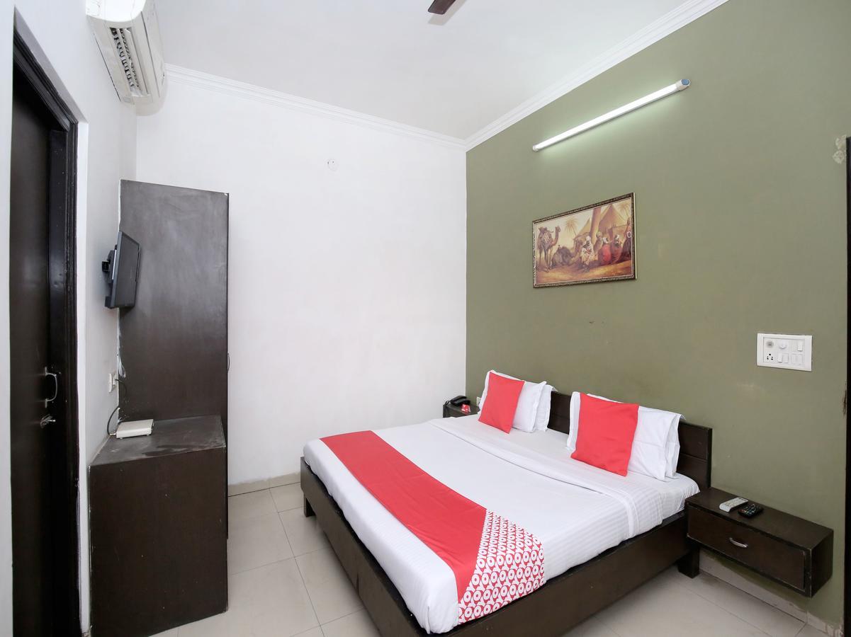 Oyo 12972 Hotel Krishna Castle Амритсар Екстериор снимка
