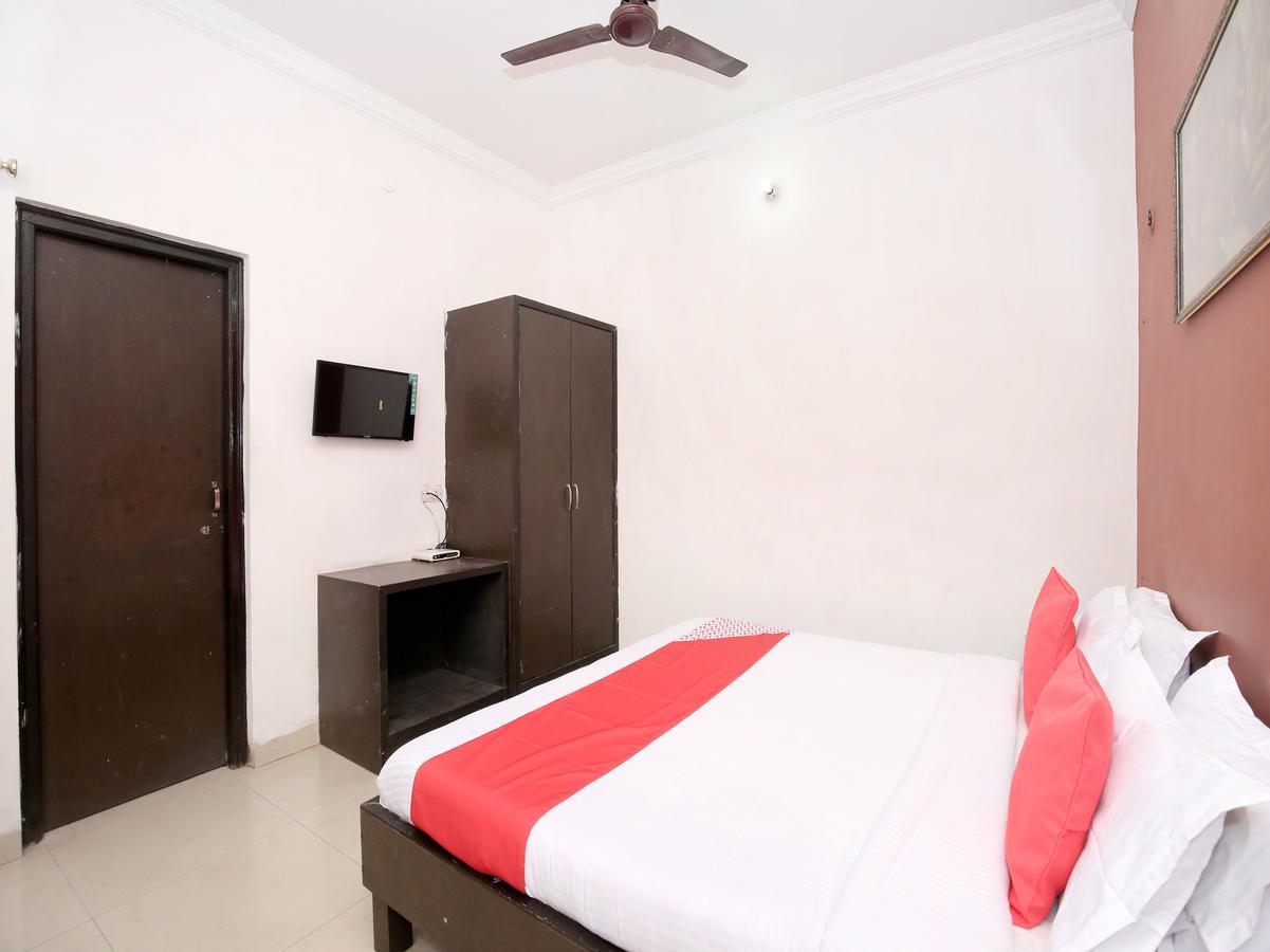 Oyo 12972 Hotel Krishna Castle Амритсар Екстериор снимка