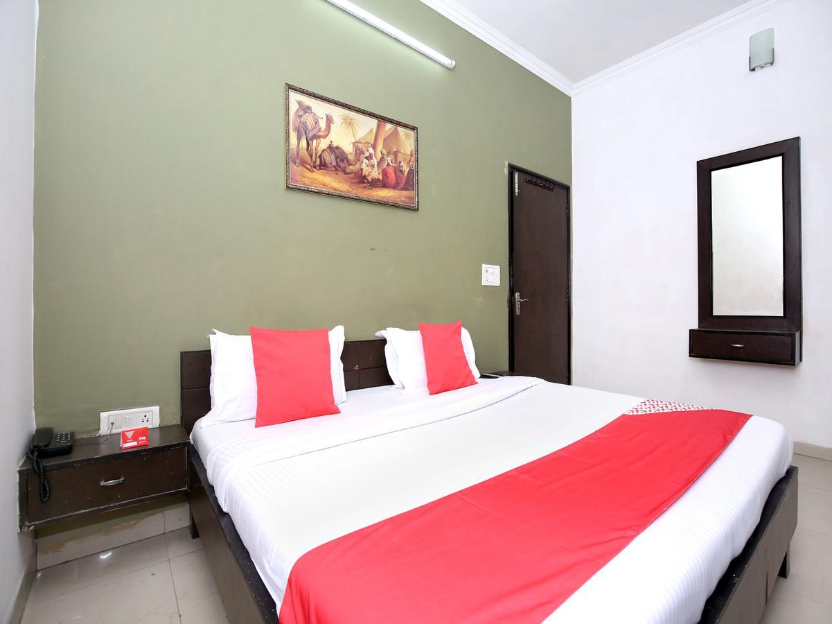 Oyo 12972 Hotel Krishna Castle Амритсар Екстериор снимка
