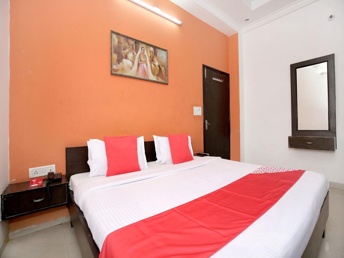 Oyo 12972 Hotel Krishna Castle Амритсар Екстериор снимка