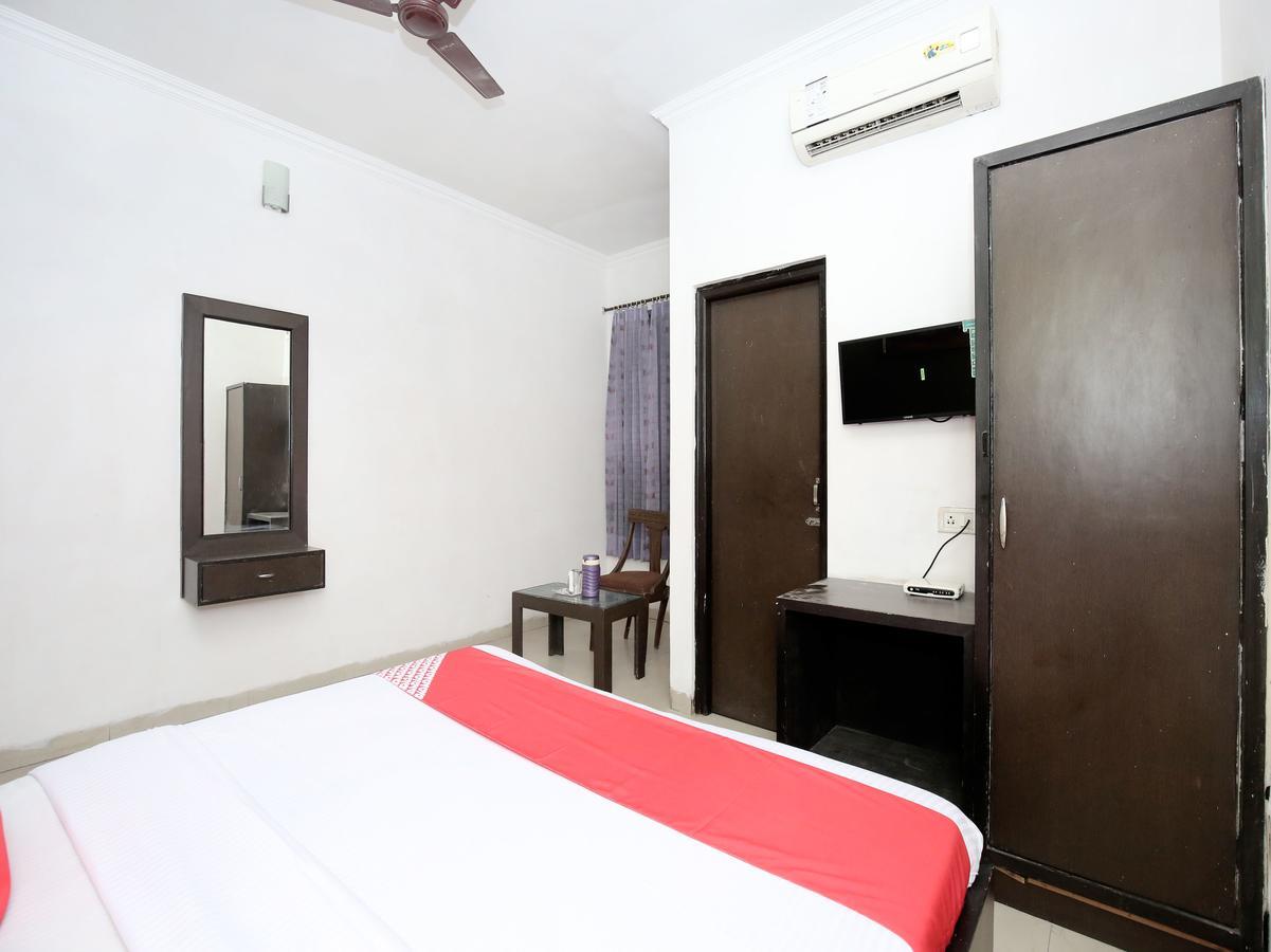 Oyo 12972 Hotel Krishna Castle Амритсар Екстериор снимка