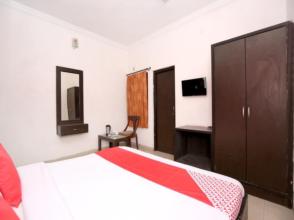 Oyo 12972 Hotel Krishna Castle Амритсар Екстериор снимка